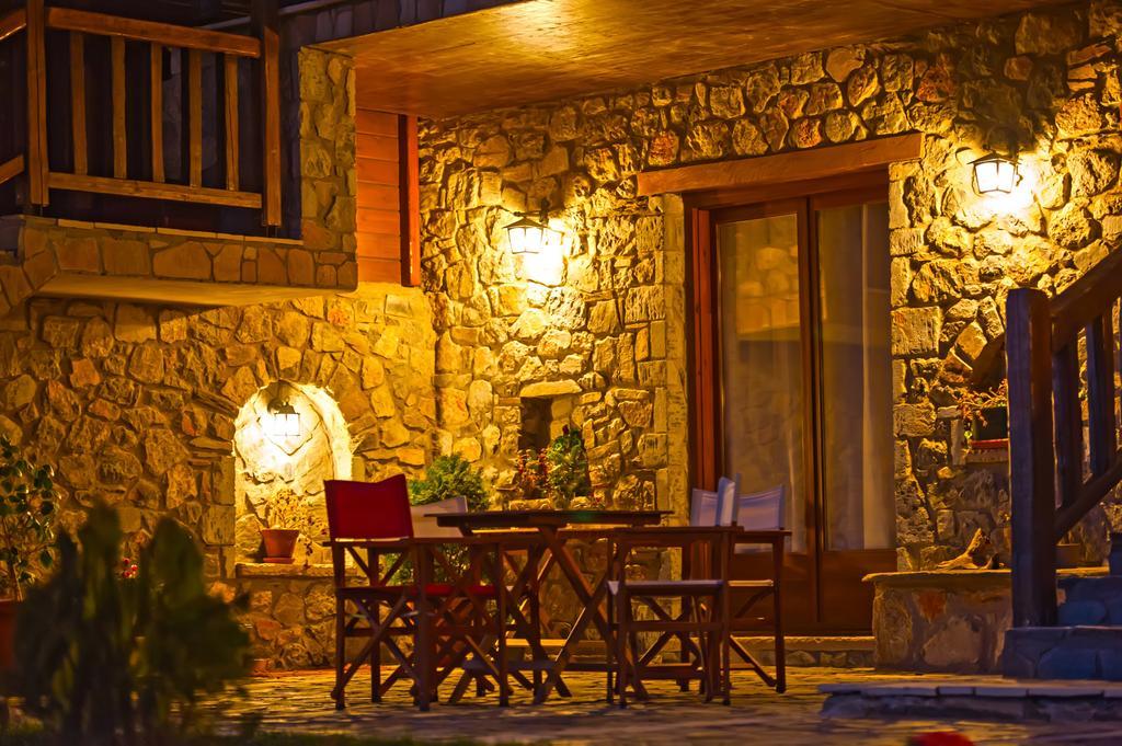 Ferienwohnung Efharis Filoxenon Pheneos Exterior foto